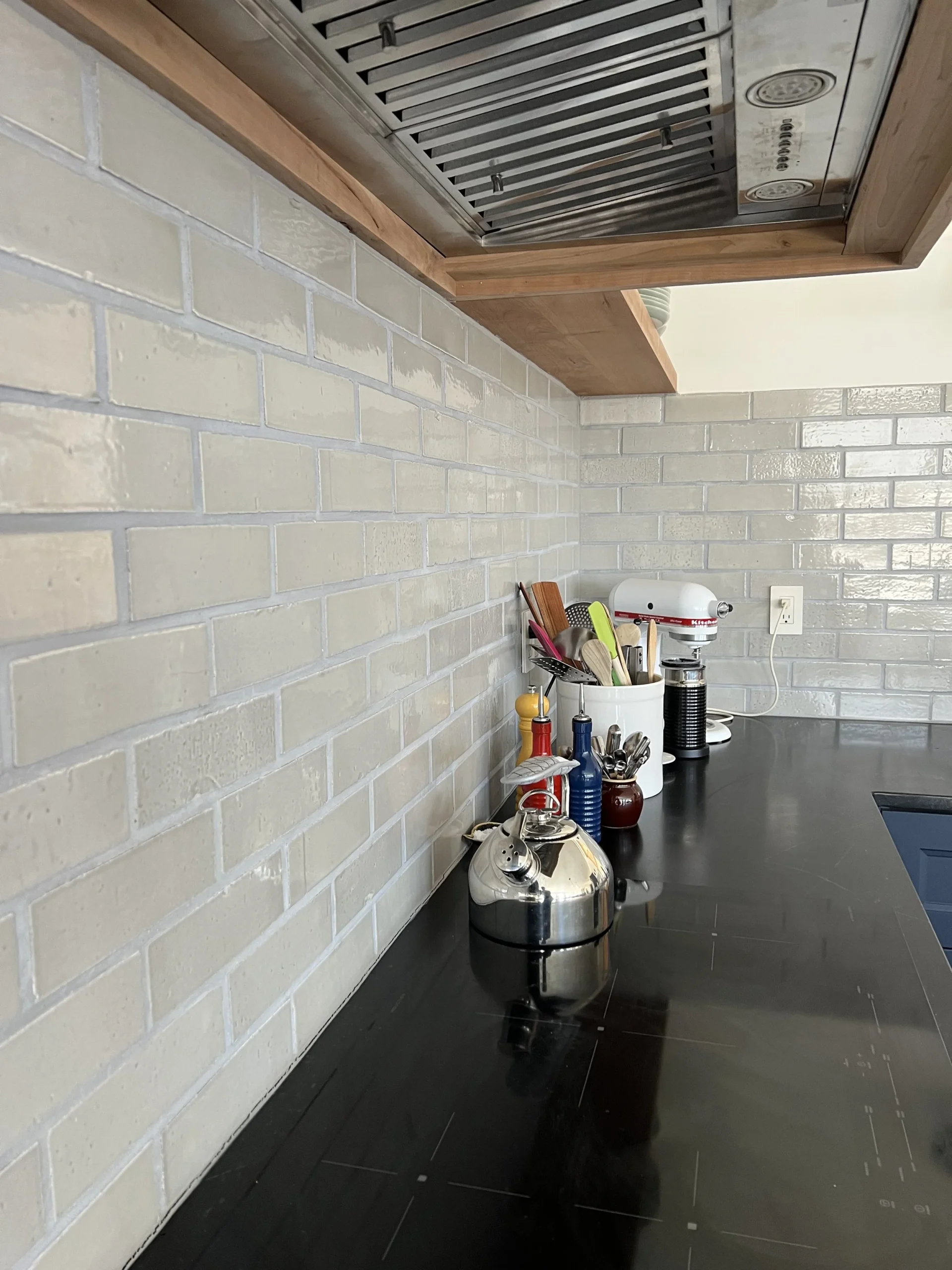 Natural colored tile backsplash in kitchen -  Home remodel contractor S&T Construction Company Buena Vista Colorado